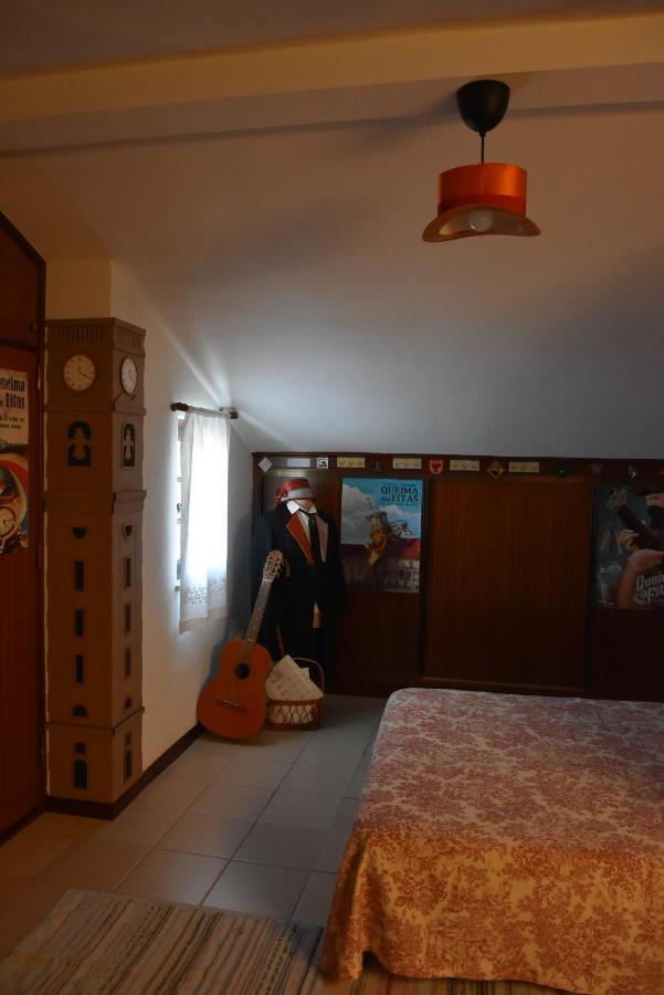 Casa Mouramortina Ві́ла-Но́ва-де-Пойа́реш Екстер'єр фото